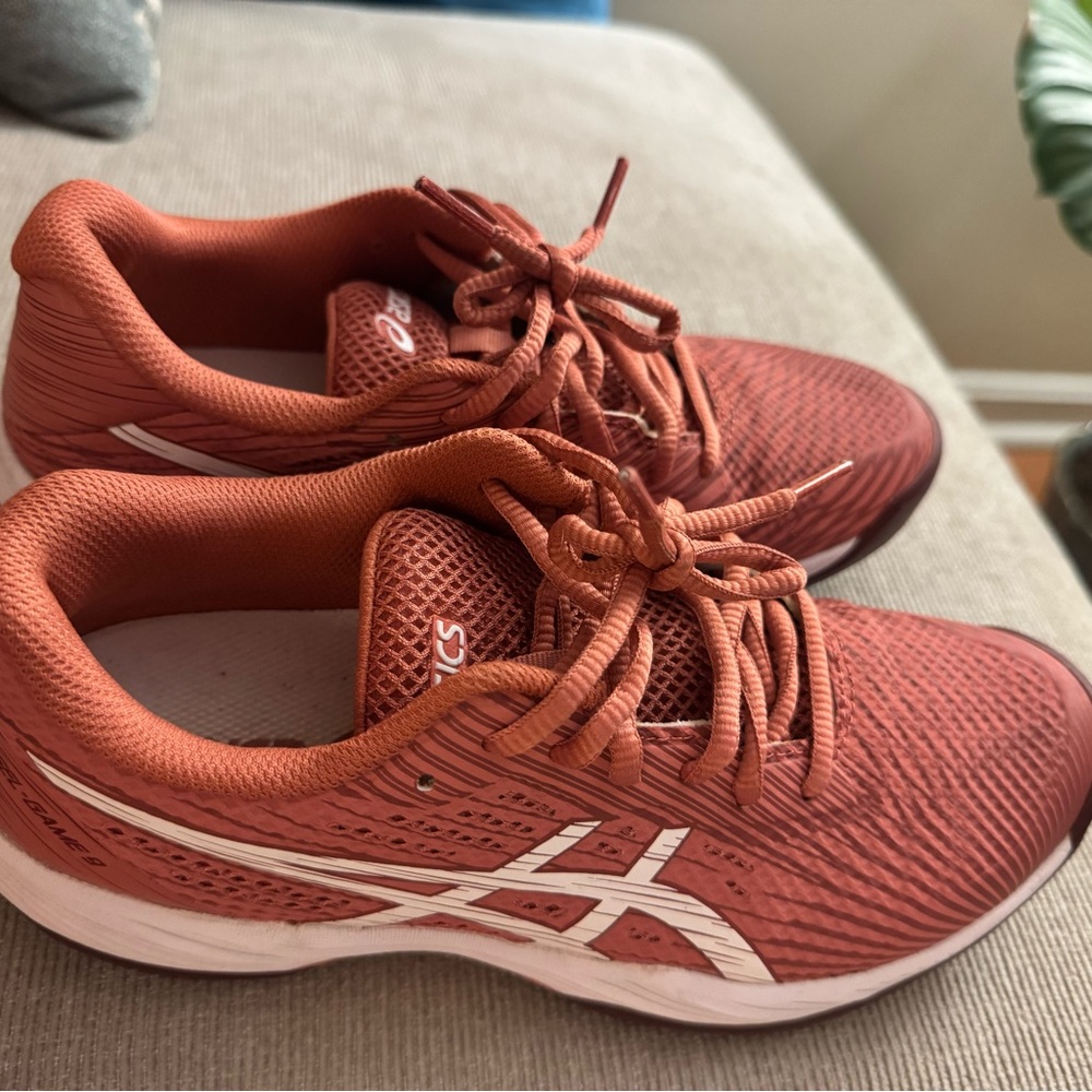 ASICS Women's Athletic/Court Shoes in dark pink & white; size 6.5 like new